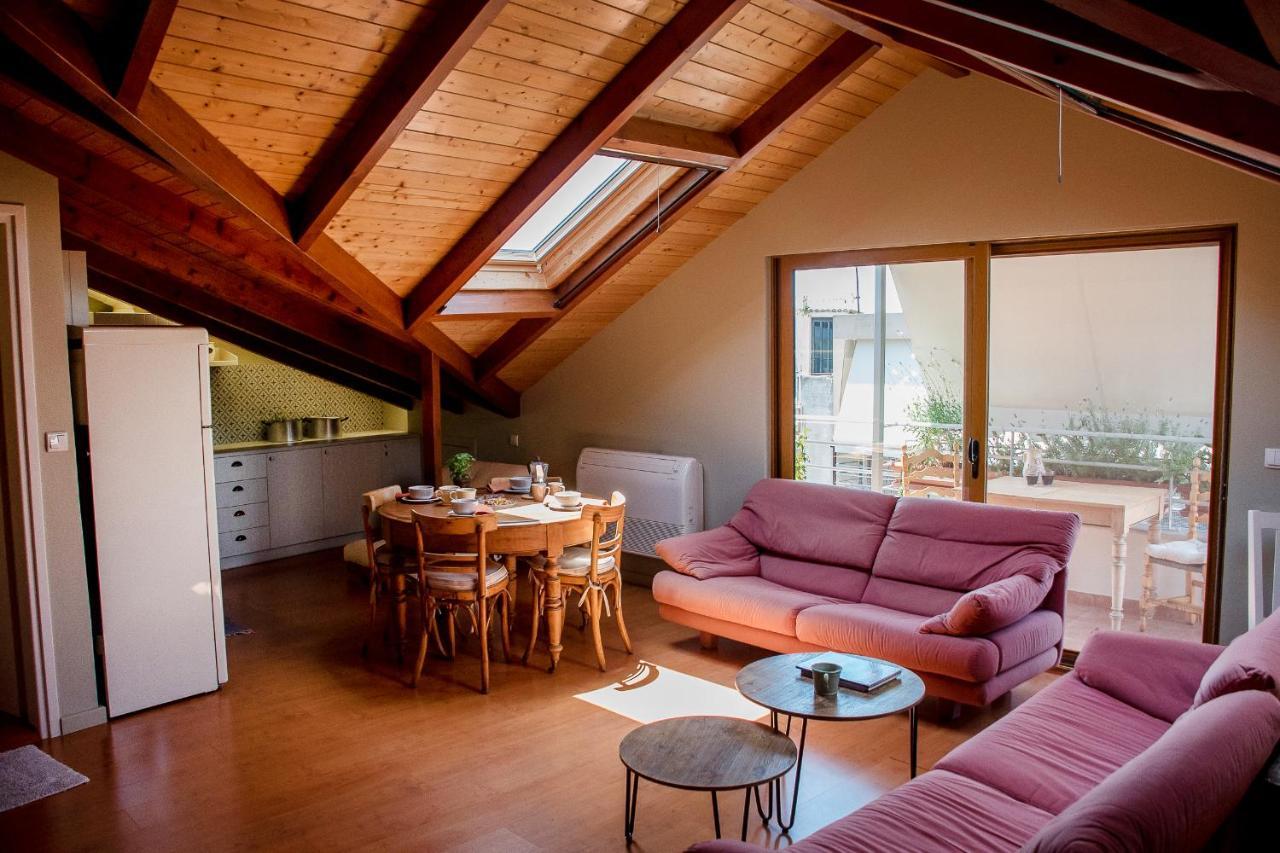 Country Style Attic In The Heart Of Πρέβεζα
